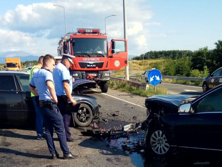 Ziua și accidentul, pe centura Caransebeșului. Patru persoane au ajuns la spital