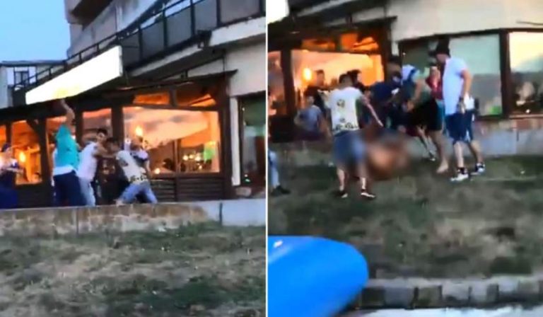 Bărbat rupt în bătaie de cinci tineri. Incidentul, live pe Facebook