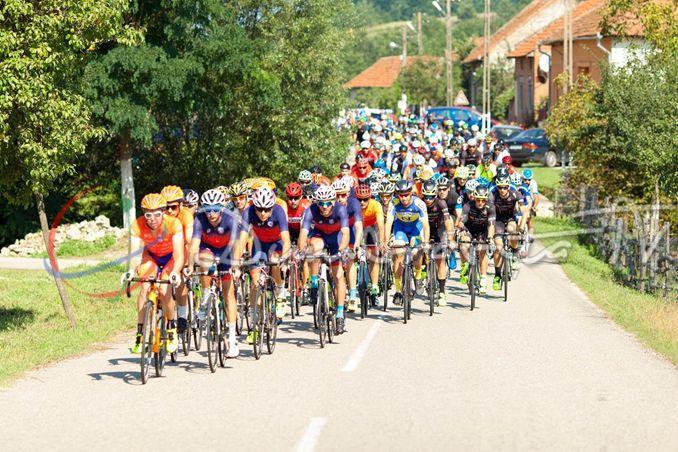 Dumbrăvițenii de la ACS Velocitas organizează cea de-a VIII-a ediție a competiției sportive de ciclism pe șosea