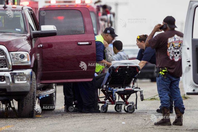 Atac armat în vestul statului Texas: 5 persoane ucise şi 21 rănite