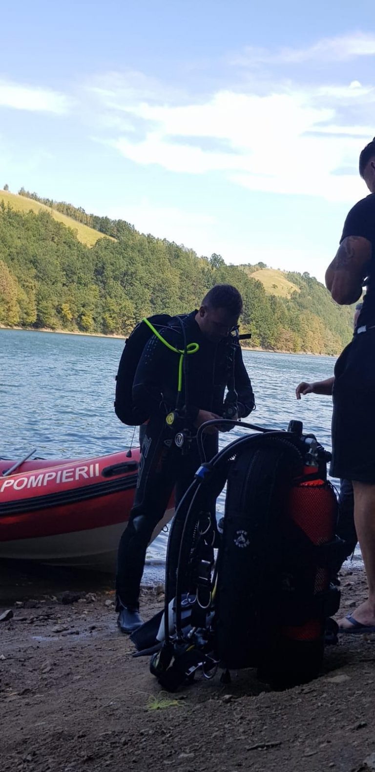 Căutările continuă în zona Lacului Secu