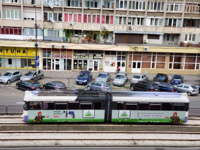 UPDATE. Tramvaiele nu pot circula pe Dragalina pentru că linia este și pe teren privat. S-a lăsat cu scandal între primar și reprezentanții ELBA!