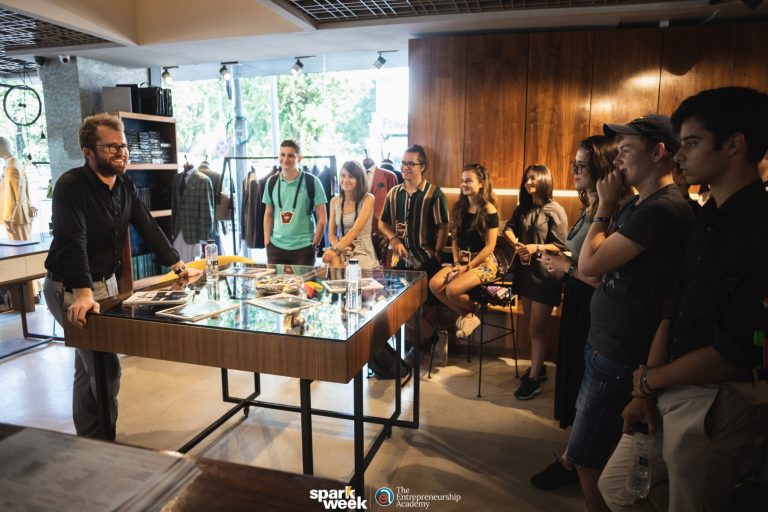 36 de liceeni au strâns 2.000 euro pentru #NoiFacemUnSpital, în 24 de ore, prin testarea unor idei de afaceri în cadrul Spark Week | The Future Entrepreneurs Festival