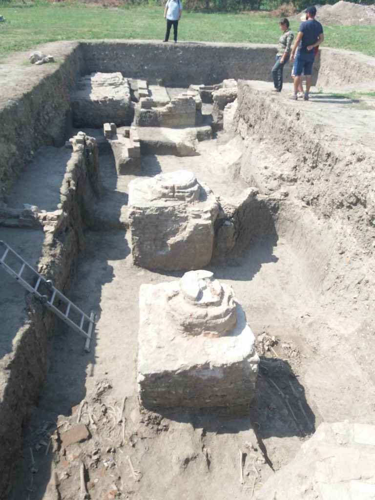 Și în arheologie e valabilă vorba „unde dai și unde crapă”