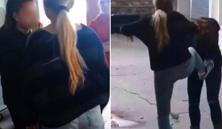 O elevă a fost bătută de trei fete pentru că a intrat la un liceu mai bun