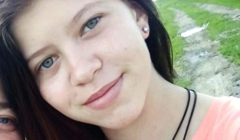 Fată dispărută din Timișoara, căutată cu disperare de mamă