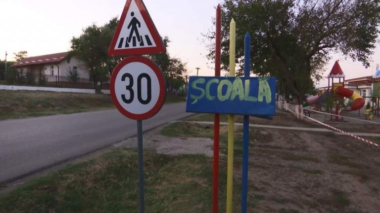 Fetiţă pe bicicletă lovită mortal de un şofer care nu a oprit nici când oamenii îi făceau semne disperate