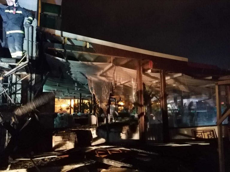 Incendiu la un hotel de pe litoral. Zeci de turişti au fost evacuaţi