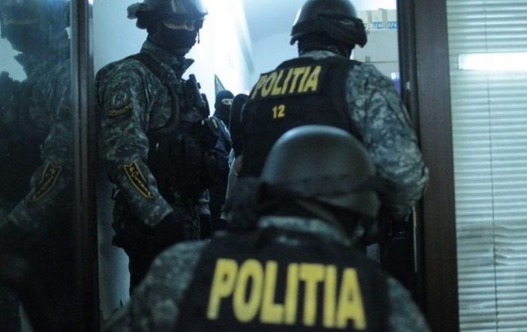 Recuperatori reținuți de poliție, după o acțiune în vestul țării