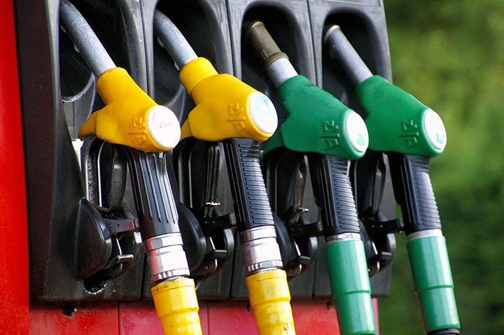 Preţul benzinei şi al motorinei ar putea să crească cu minimum 5%