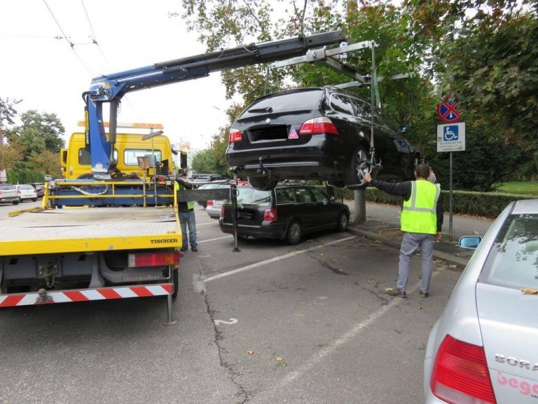 Aproape 200 de șoferi sancționați pentru staționare ilegală pe locurile destinate persoanelor cu dizabilități