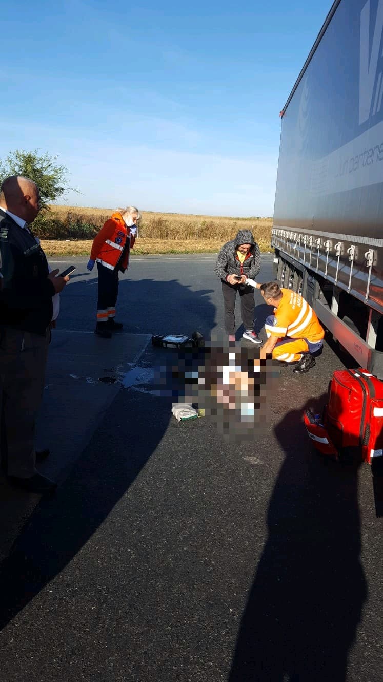 Accident cumplit: Un bărbat a fost strivit de TIR