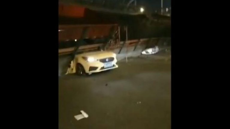 Trei morţi şi doi răniţi după ce un pod de pe autostradă s-a prăbușit / Video