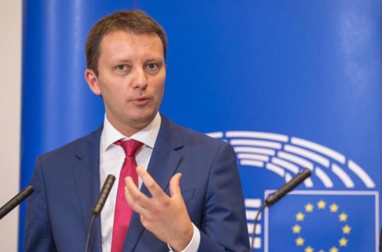 Surse Euractiv.com: PNL îl va propune pe Siegfried Mureșan pentru postul de comisar european