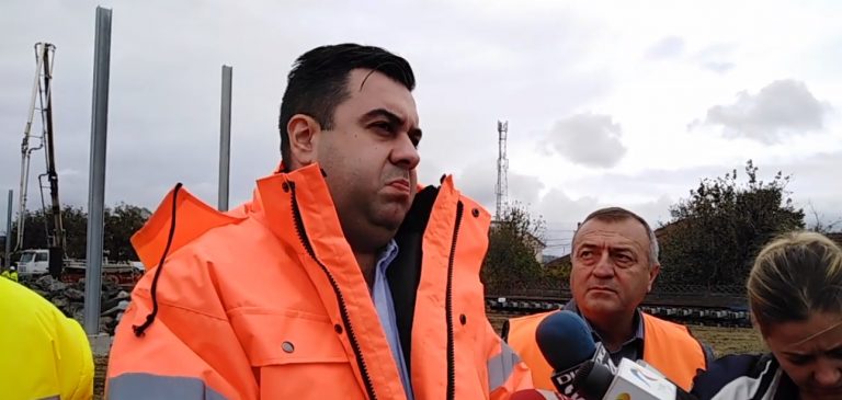În vizită în județul Hunedoara, ministrul Transporturilor a anunțat când se deschide lotul 3 al A1 VIDEO