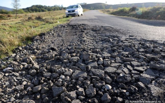 Pericol de moarte pe o șosea din vestul tării, refăcută recent