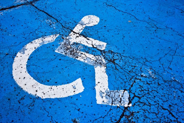 Județul unde sute de locuitori primesc ajutoare de handicap deși sunt sănătoși