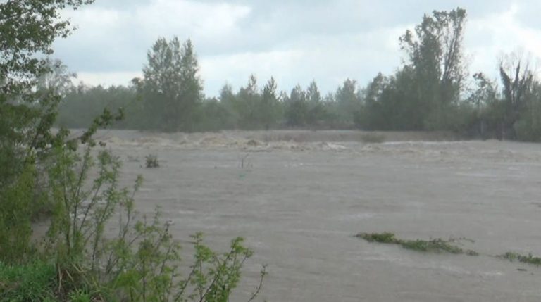 Poluarea apelor cauzată de nitraţii proveniţi din agricultură