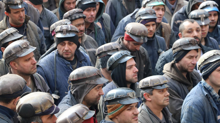 O parte din minerii de la SNIMVJ vor fi preluaţi de CEH