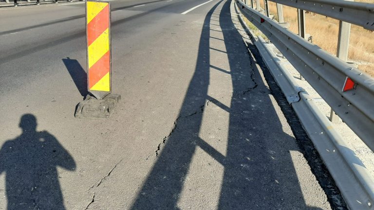Autostrada demolată, crăpată din nou. Cum arată lotul 3 al Oraștie – Sibiu