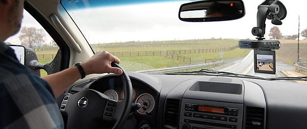 Încă o filmare din ciclul „inconștienți la volan”. S-a întâmplat pe o șosea din vestul țării