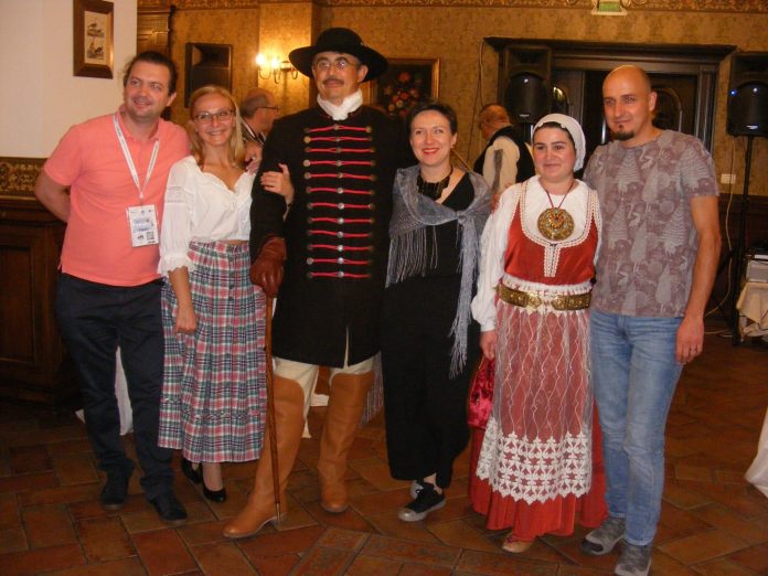 72727688_699074107245489_1093462436922523648_n