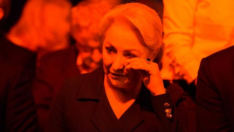 Țipete în prima ședință a PSD după alegerile de duminică. Viorica Dăncilă a anunțat, printre lacrimi, că renunță la candidatură