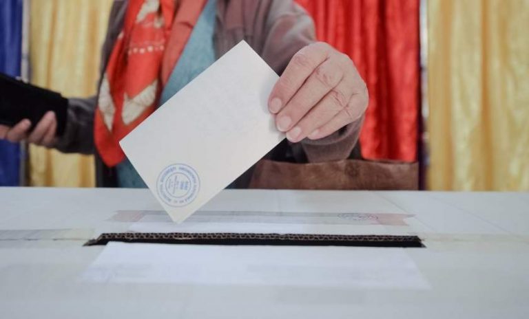 Alegeri prezidenţiale: Prezenţă masivă la urne, au votat peste  9 milioane de români