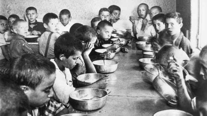Mărturiile unuia dintre copiii torturați în orfelinatele lui Ceaușescu: „Ne-au bătut până când nu ne-am mai putut mișca”