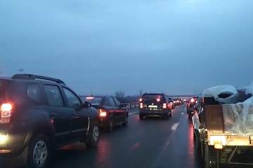 Accident pe autostradă. Circulația este întreruptă / VIDEO