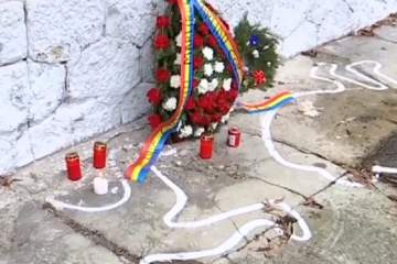 Zeci de nostalgici au venit la mormântul lui Nicolae Ceauşescu / VIDEO