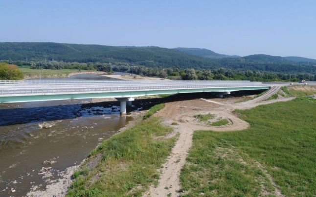 Defecțiuni la podul peste Mureș de pe lotul 3 din Lugoj – Deva