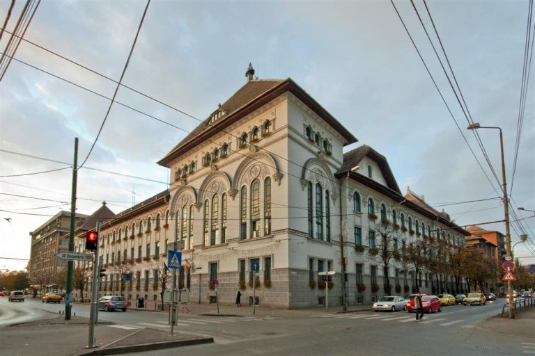Fațada Primăriei Timișoara intră în reabilitare