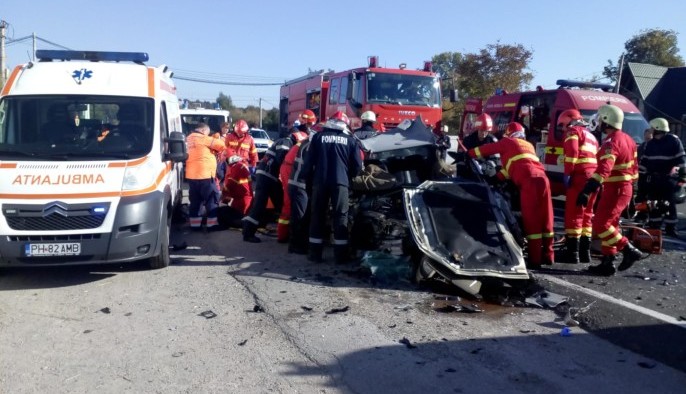 Un șofer a provocat o tragedie după ce a încercat să depășească o coloană de mașini
