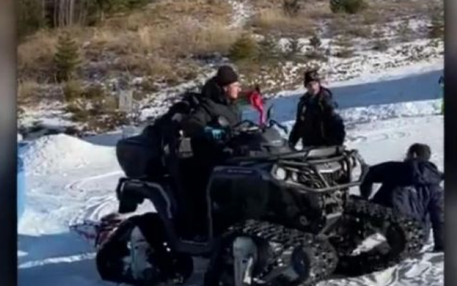 Turist călcat cu ATV-ul şi bătut de angajaţii unei pârtii
