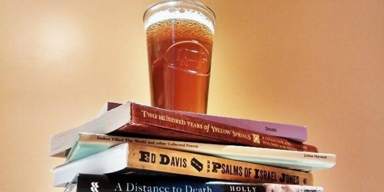 Tinerii români investesc de 17 ori mai mult în băutură decât în cultură