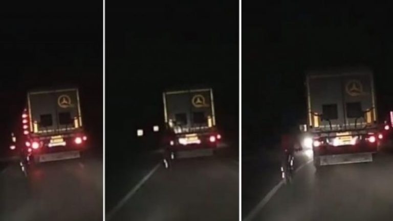 Biciclist „kamikaze”. Cum a încercat să depăşească un TIR, în timpul nopţii