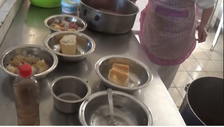 Sănătatea oamenilor în pericol, mâncare stricată la spital