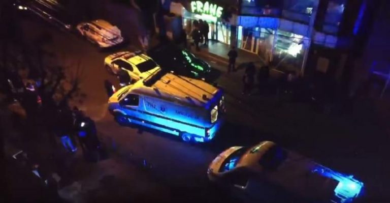 Copii de 15 ani, înjunghiați pe stadă. Poliția îi caută pe atacatori / VIDEO