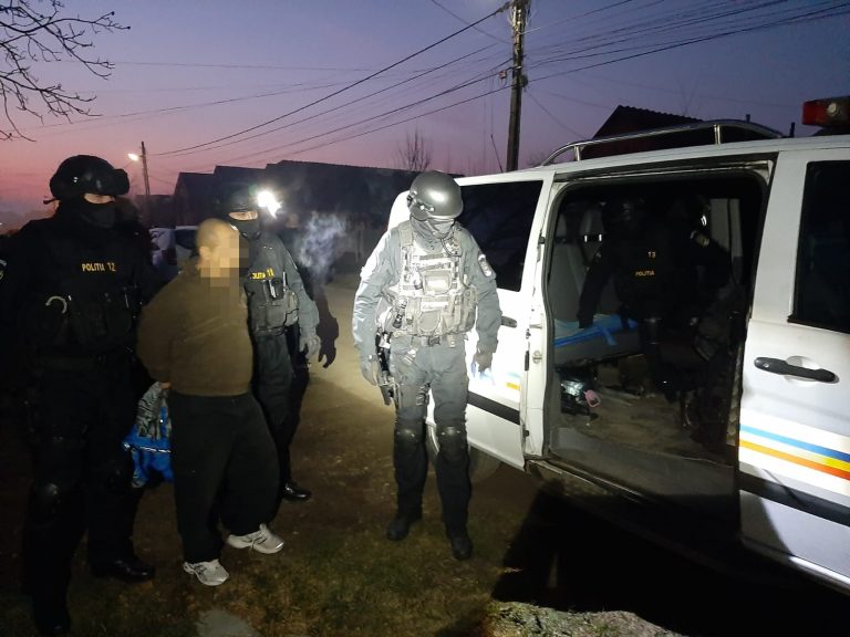 Bărbat acuzat de proxenetism în Italia, prins de polițiștii din Timiș