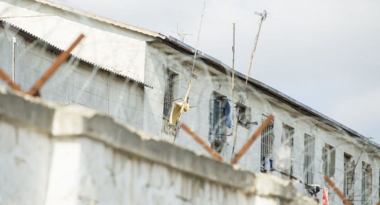 Scandal imens într-un penitenciar. Directorul, acuzat că a întreținut relații intime cu subordonatele