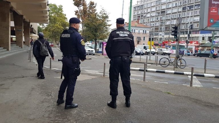 Zeci de scandaluri, consum de alcool și vandalism în mijloacele de transport