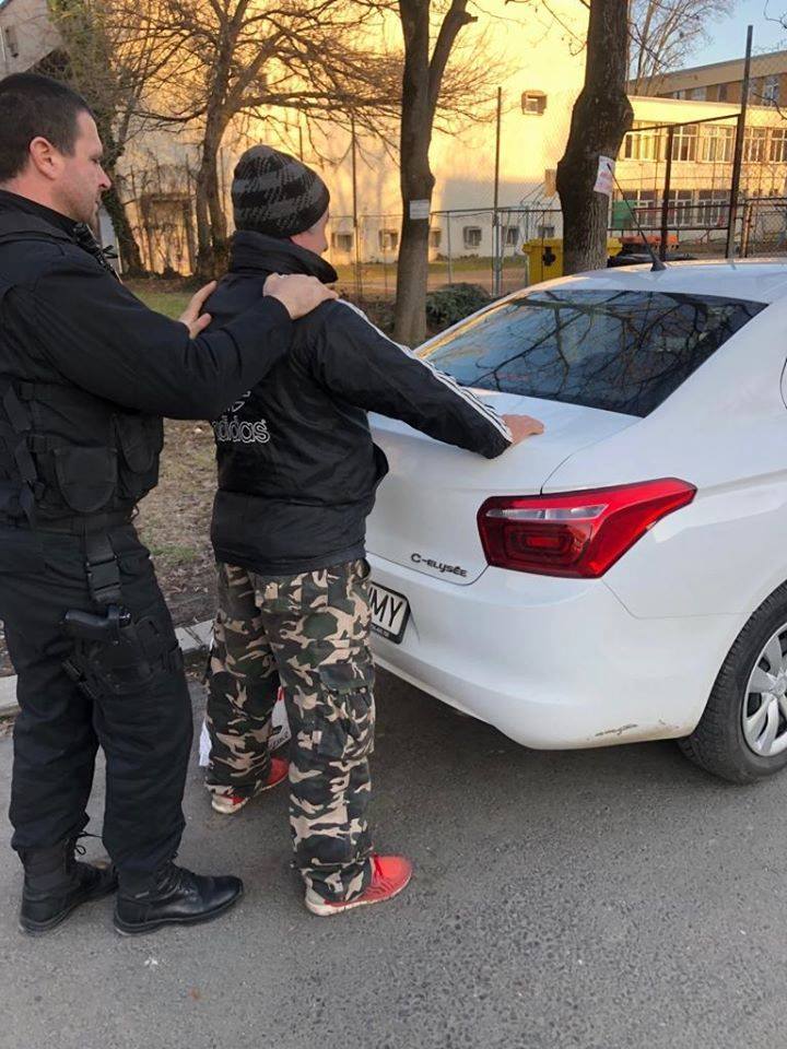 Exhibiționist, prins în apropierea unui liceu din Timișoara