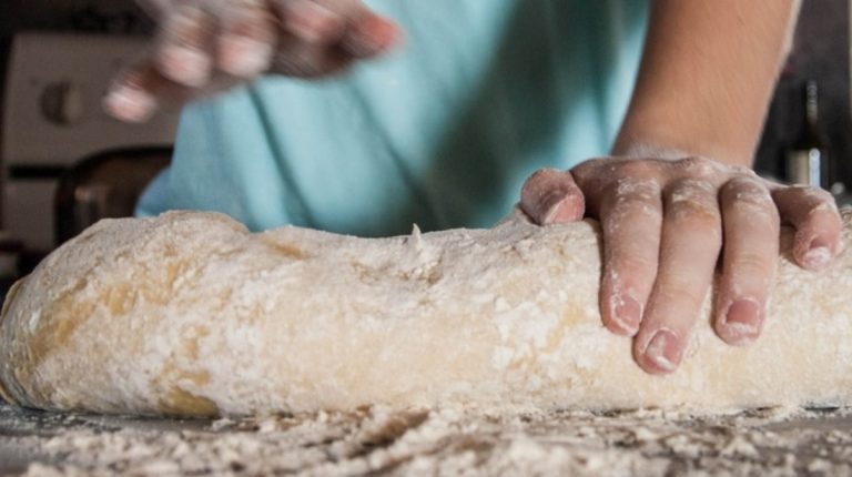 Patronul unei pizzerii din vestul țării vrea să-i angajeze pe brutarii din Sri Lanka