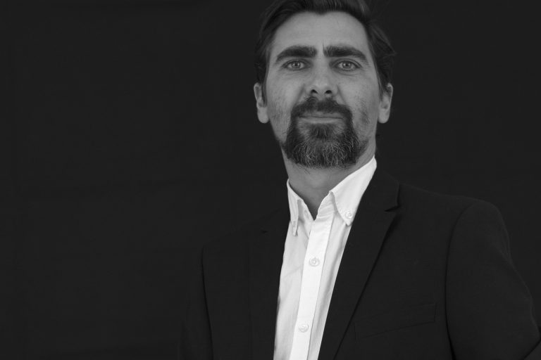 „Civilizatul nu a inventat o metodă de a avea o viaţă mai lungă, ci de a avea o moarte mai lungă”. Interviu cu artistul vizual Marc Kopil