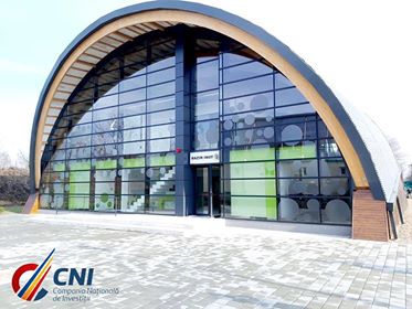 Moșnița Nouă va avea bazin de înot acoperit. La Timișoara, de 8 ani, doar promisiuni