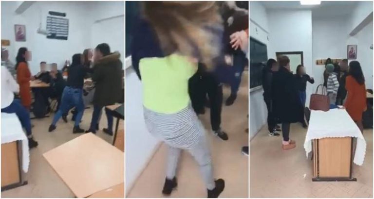 Două eleve s-au bătut sub ochii profesoarei. Colegii filmează, se distrează şi aplaudă VIDEO