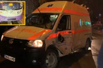 Ambulanţă cu o tânără gravidă, izbită de un tramvai într-o intersecţie din Timișoara / Video