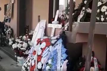 Petru Adrian, condus pe ultimul drum. Băiețelul de 4 ani a murit după o anestezie / VIDEO