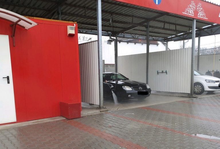 Spălătorie auto fără acord de funcționare, sancționată de polițiști